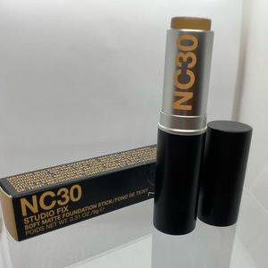 MAC NC30 Studio Fix Soft Matte Foundation Stick